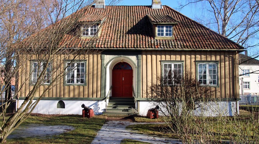 Bymuseet etablert i 1930, og ligger i en gammel prestegård.