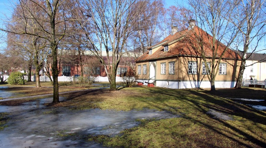 Bymuseet etablert i 1930, og ligger i en gammel prestegård.