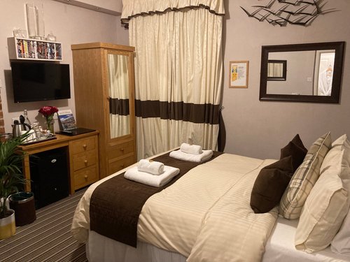 ARRAN LODGE - Updated 2024 Prices & B&B Reviews (Torquay, Devon)