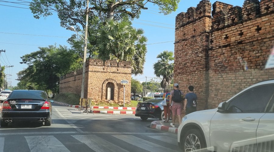 Saen Pung Gate