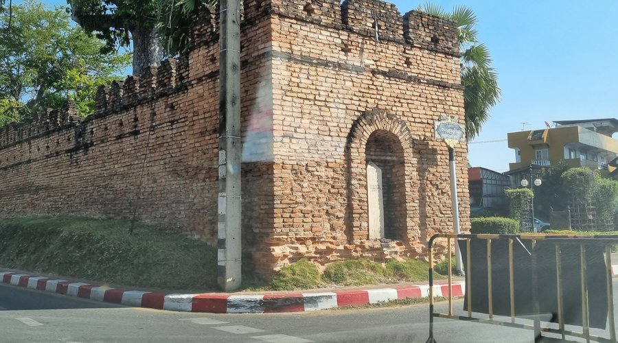 Saen Pung Gate