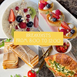 We serve elegant breakfasts from 8 am till midday. Breakfast is included in the rate.