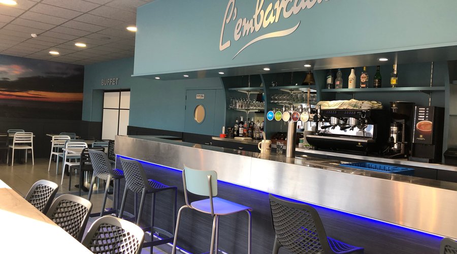 bar