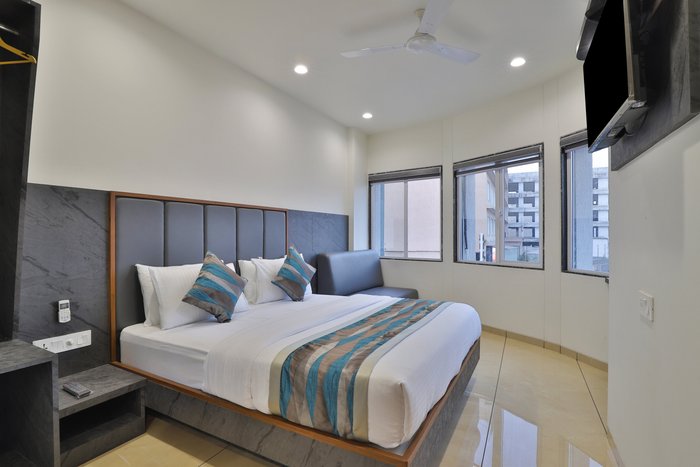 HOTEL SURAT (AU$50): 2024 Prices & Reviews (India) - Photos of Hostel ...