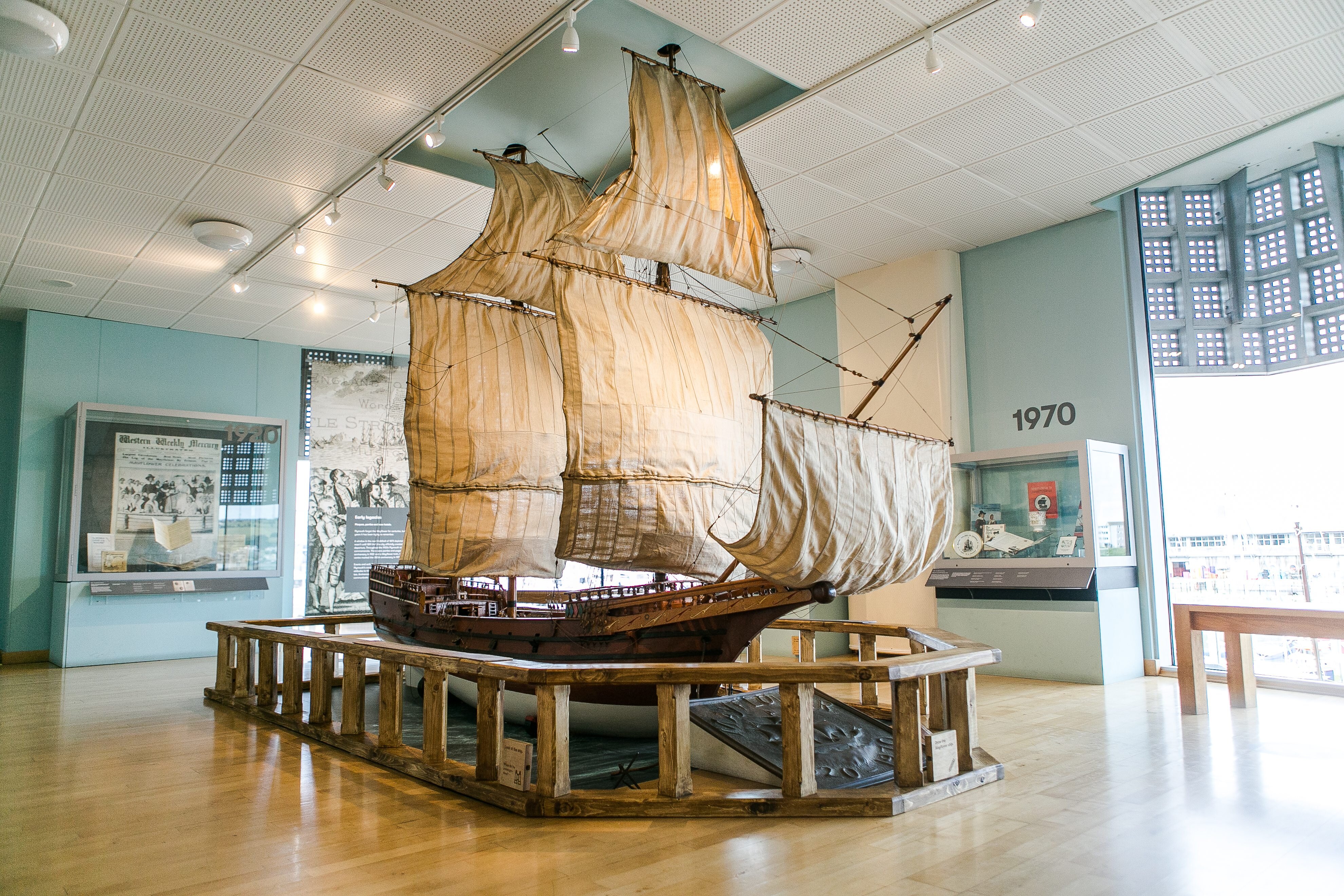 最新入荷 2025年 The Information Tourist Plymouth and Museum Mayflower アート・デザイン・音楽