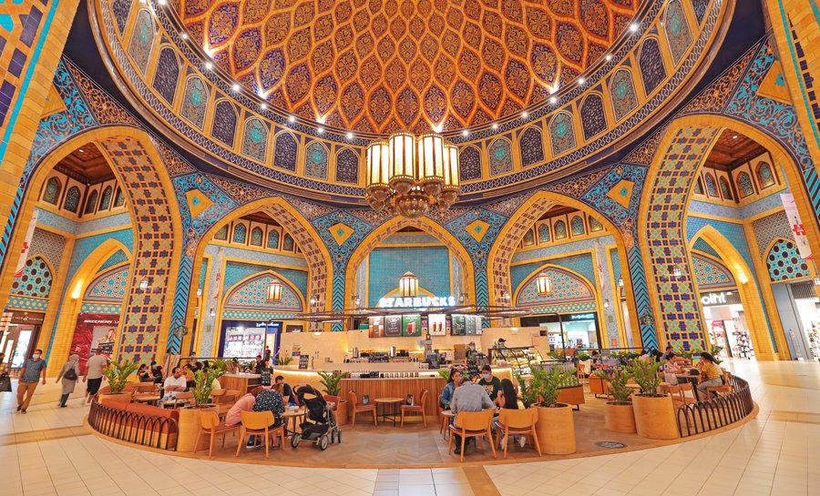 Ibn Battuta Mall blends shopping, dining and entertainment with history, culture and the story of a remarkable explorer. It is the largest themed shopping mall in Dubai and one of the city’s most exciting shopping and retail destinations. 