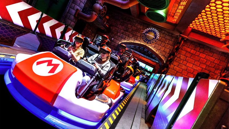 Race on the Santa Monica Pier in Mario Kart Tour Los Angeles