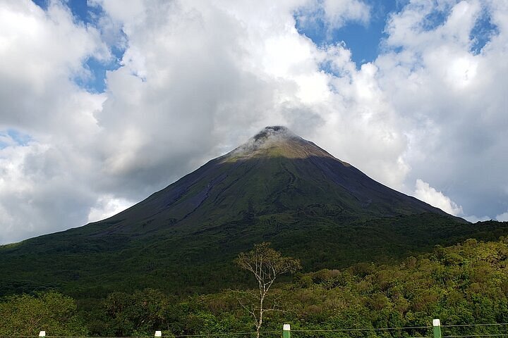 2024 Kayaking on the Lake Arenal *Personalized experience*