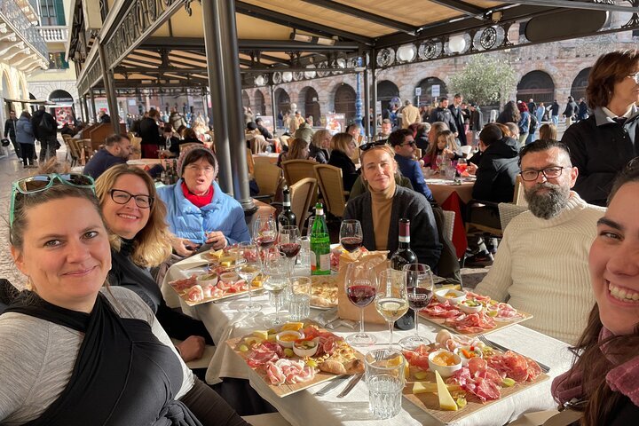 Il laccio on sale le corti venete