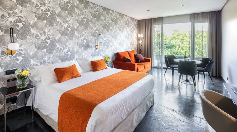 Studio room with Royal Palace views
