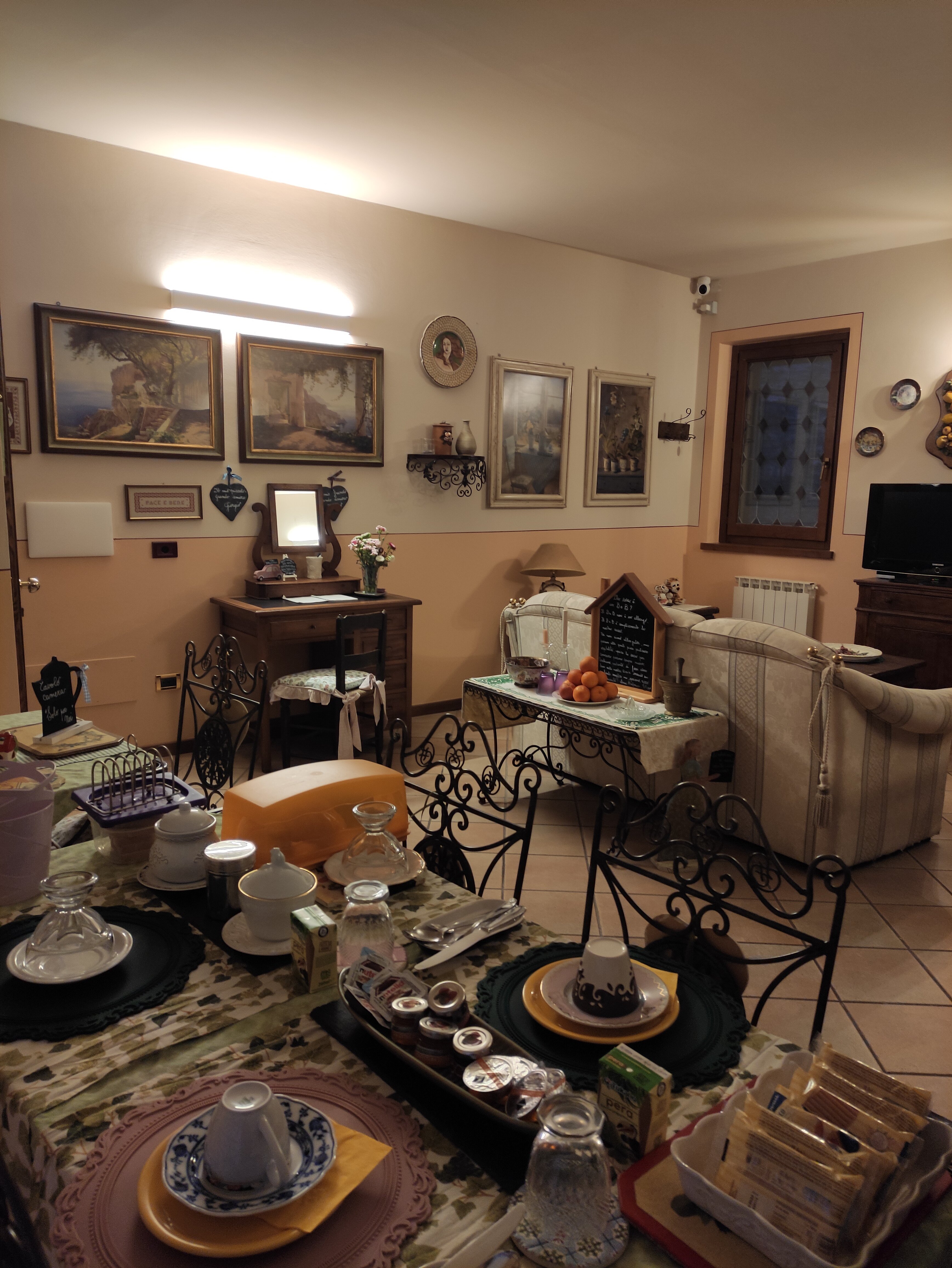 BED AND BREAKFAST NEW DAY - Prices & B&B Reviews (Assisi, Italy)