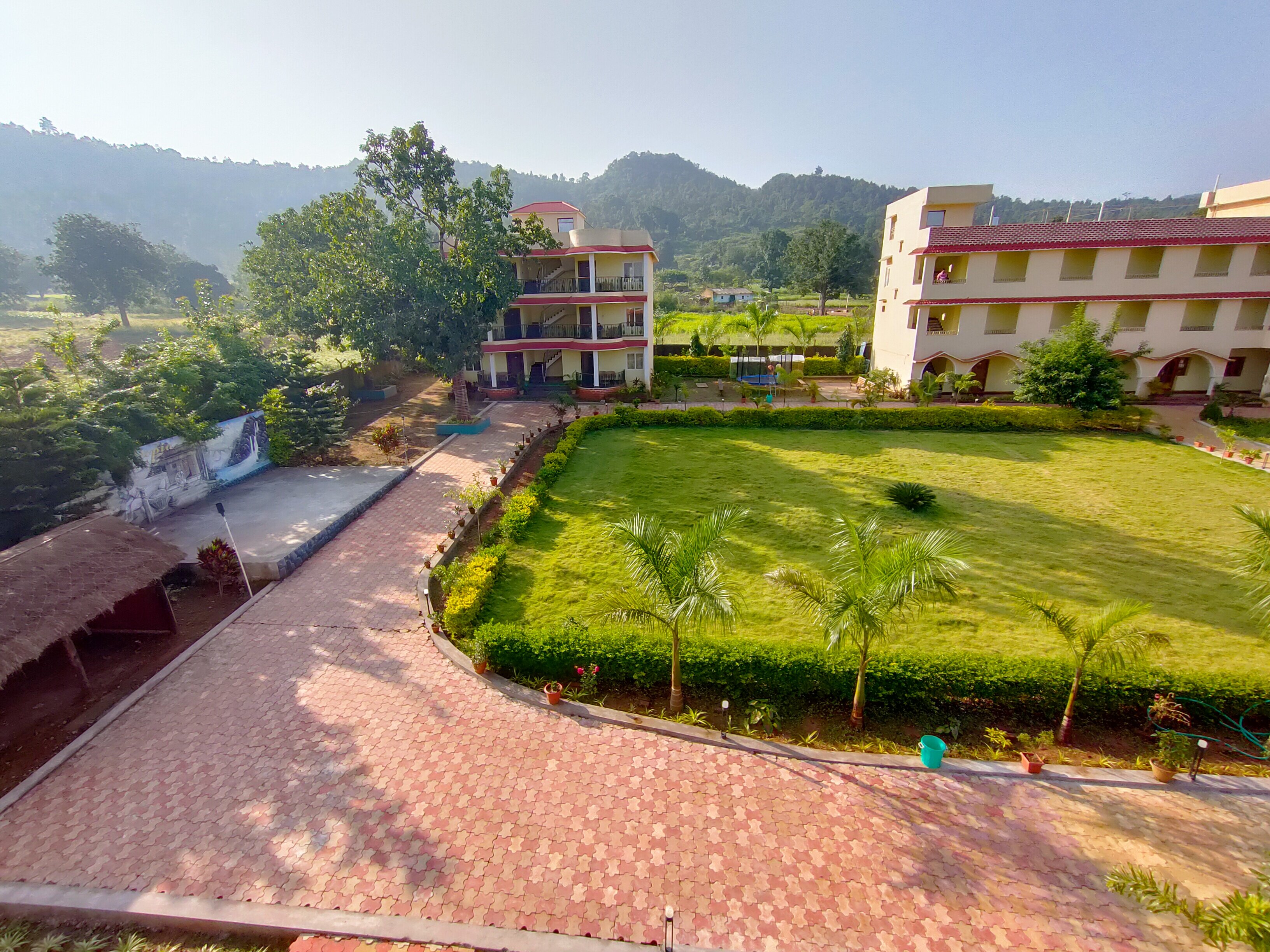 UTOPIA RESORT (Daringbadi) - Hotel Reviews, Photos, Rate Comparison ...