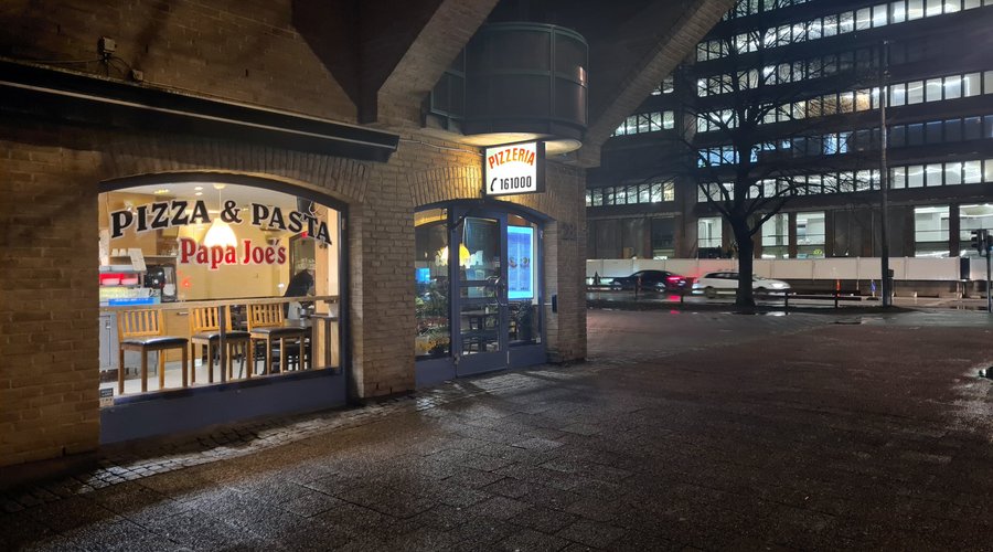 Papa Joe´s pizza, exteriör