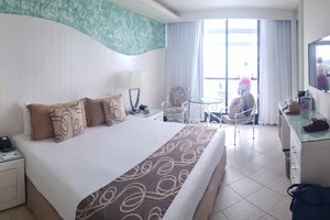 Room & Suite