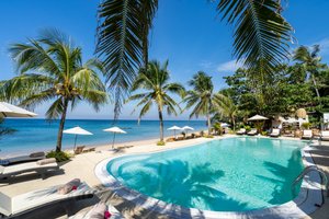 Pool & Beach