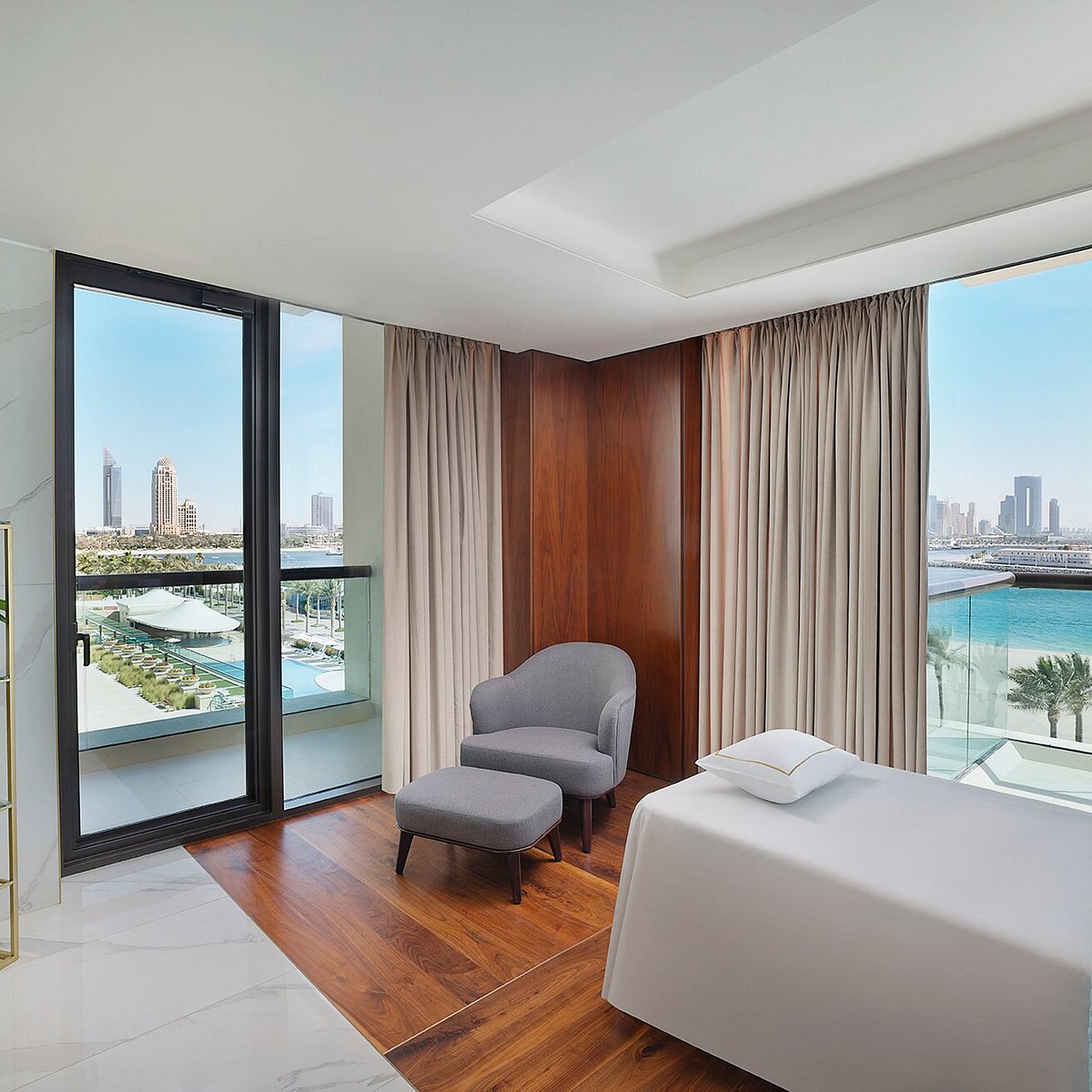 Level dubai. The Retreat Palm Dubai MGALLERY by Sofitel 5. Westin Dubai Mina Seyahi Beach Resort отзывы.