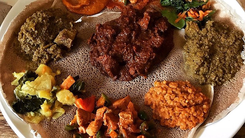 Voilà Afrique in Midtown Serves Captivating Ghanaian and Nigerian