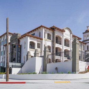 La Quinta Inn &amp; Suites by Wyndham Santa Cruz, hotel in Santa Cruz