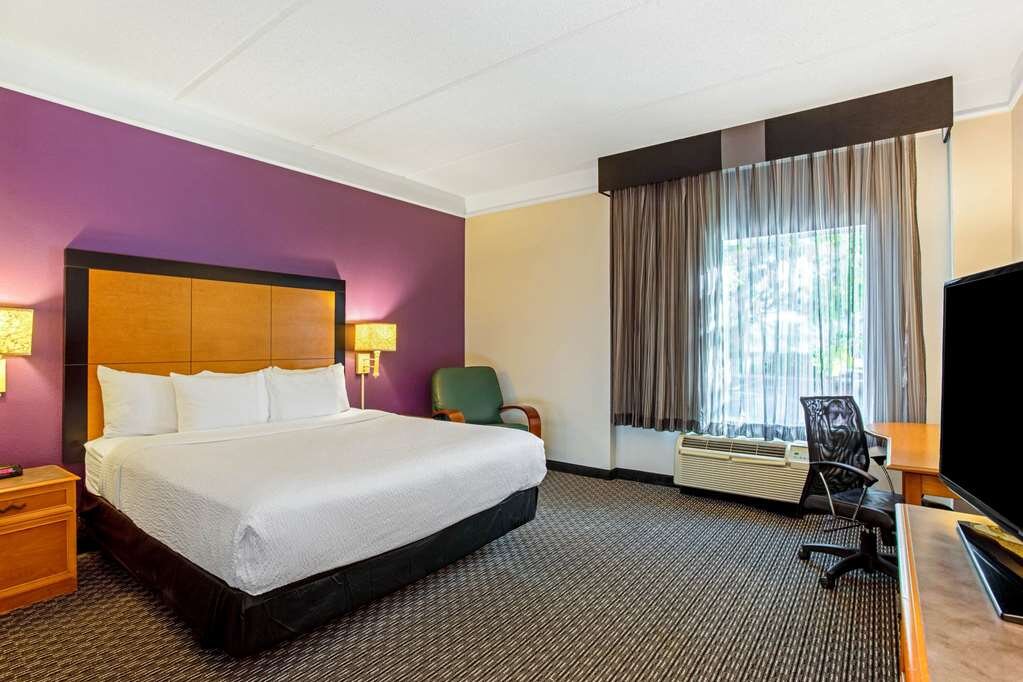 Hotel photo 74 of La Quinta Inn & Suites by Wyndham Orlando I Drive/Conv Ctr.