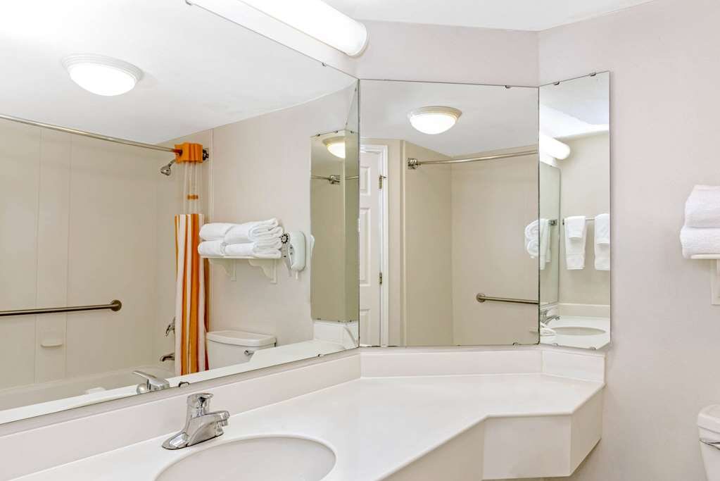 Hotel photo 68 of La Quinta Inn & Suites by Wyndham Orlando I Drive/Conv Ctr.