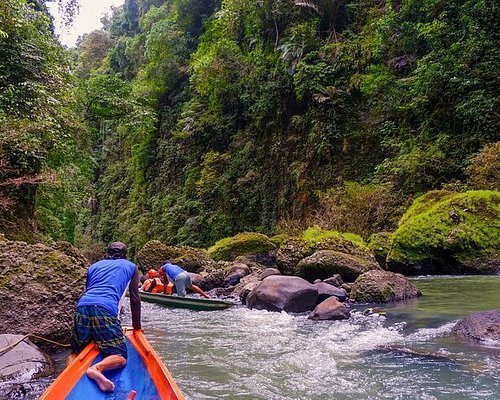 travel brochure in luzon tagalog