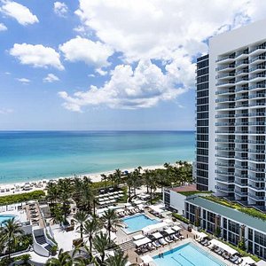 Exterior - Pools - Beach | Eden Roc Miami Beach