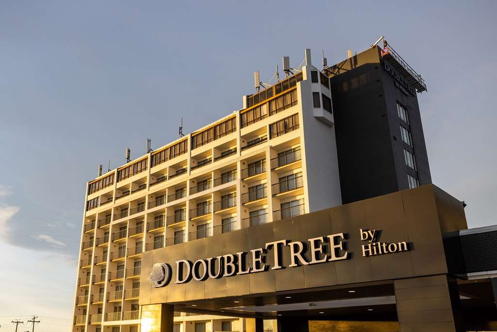 DOUBLETREE BY HILTON CALGARY NORTH 79 1 0 0 Updated 2023 Prices   Exterior 