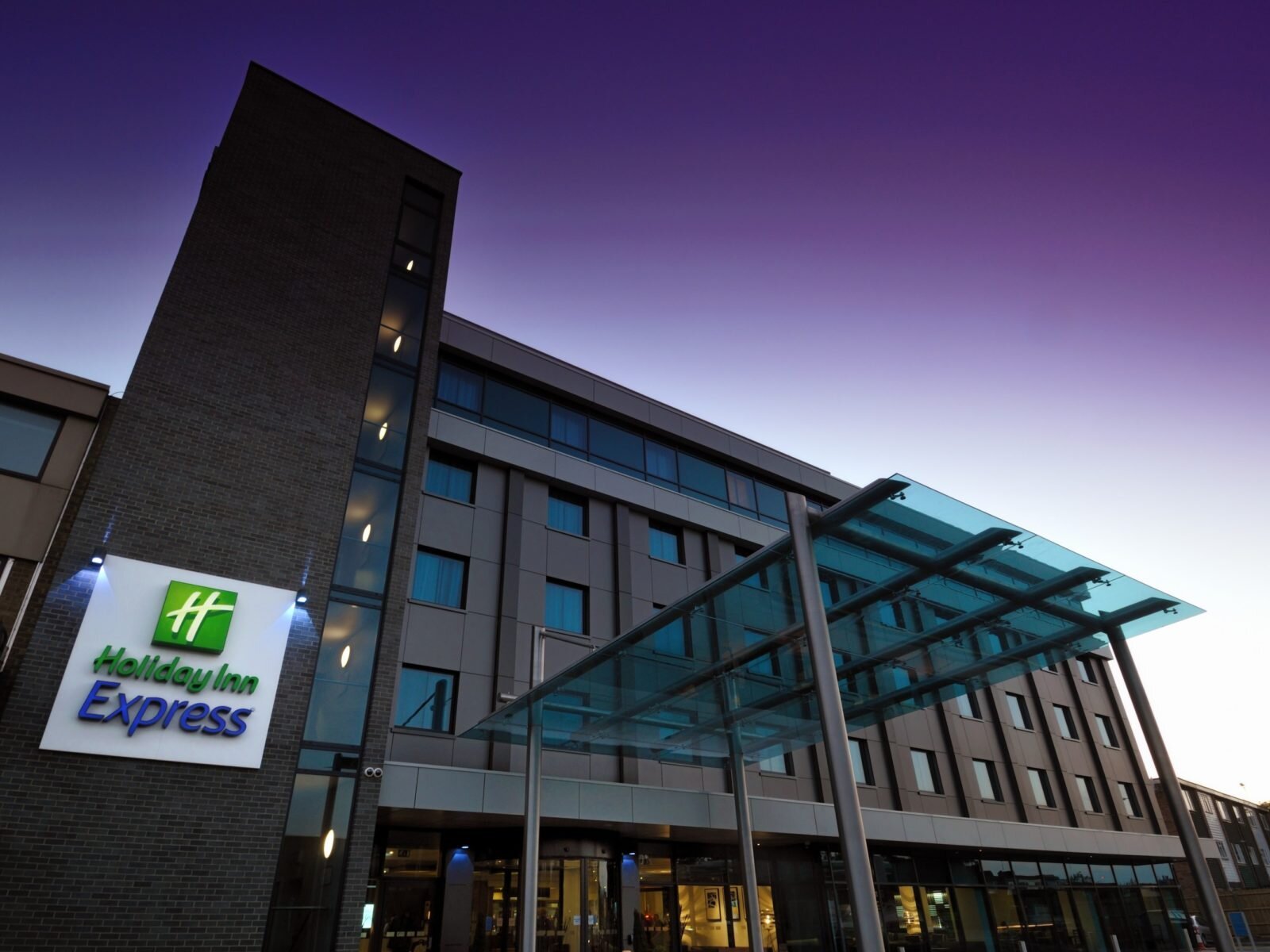 Holiday Inn Express London Heathrow T5 an IHG Hotel UPDATED