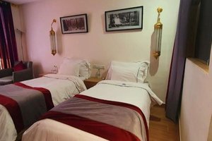 Room & Suite