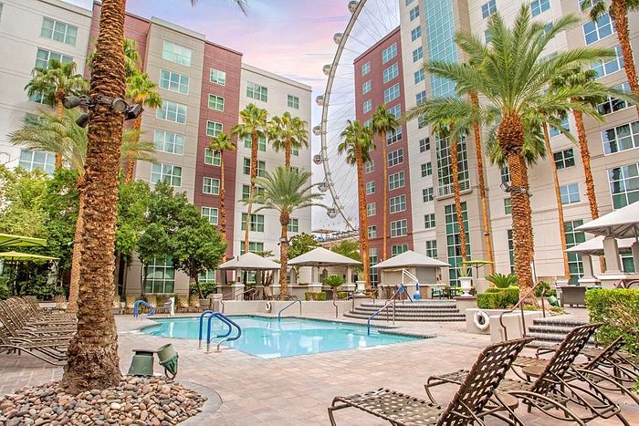 Las Vegas, Nevada - The Flamingo Hotel & Casino, pool at n…