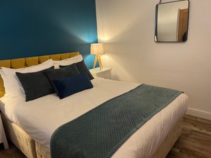Room & Suite
