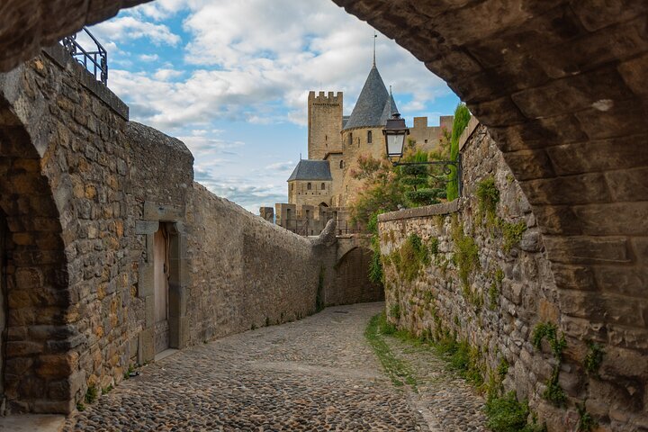 2024 カルカソンヌの中世の城壁：セルフガイド ツアー、提供元：VoiceMap Carcassonne | フランス - Tripadvisor