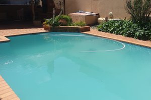 Pool & Beach
