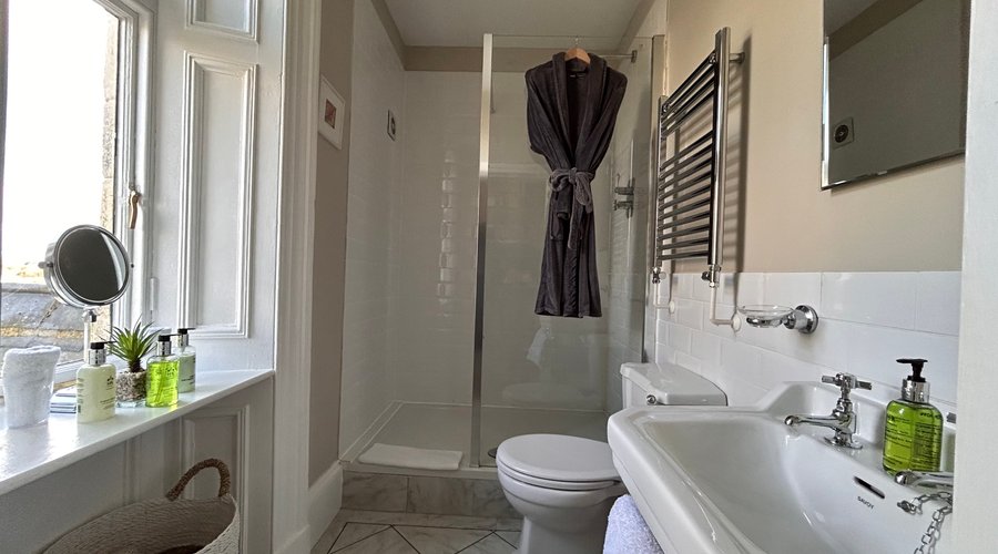 The standard double room’s en-suite