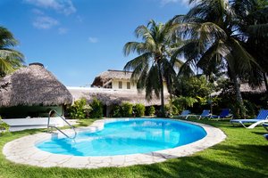 Pool & Beach