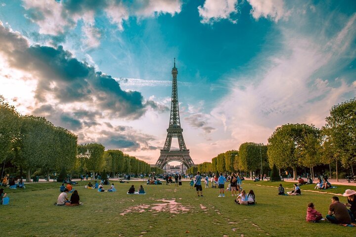 AQUÁRIO PERTO DA TORRE EIFFEL: DUAS VISITAS DE UMA SÓ VEZ? 