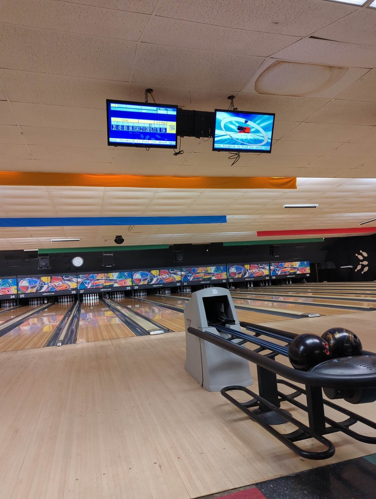 Snack Bar/Lounge — Holiday Lanes Bowling Center