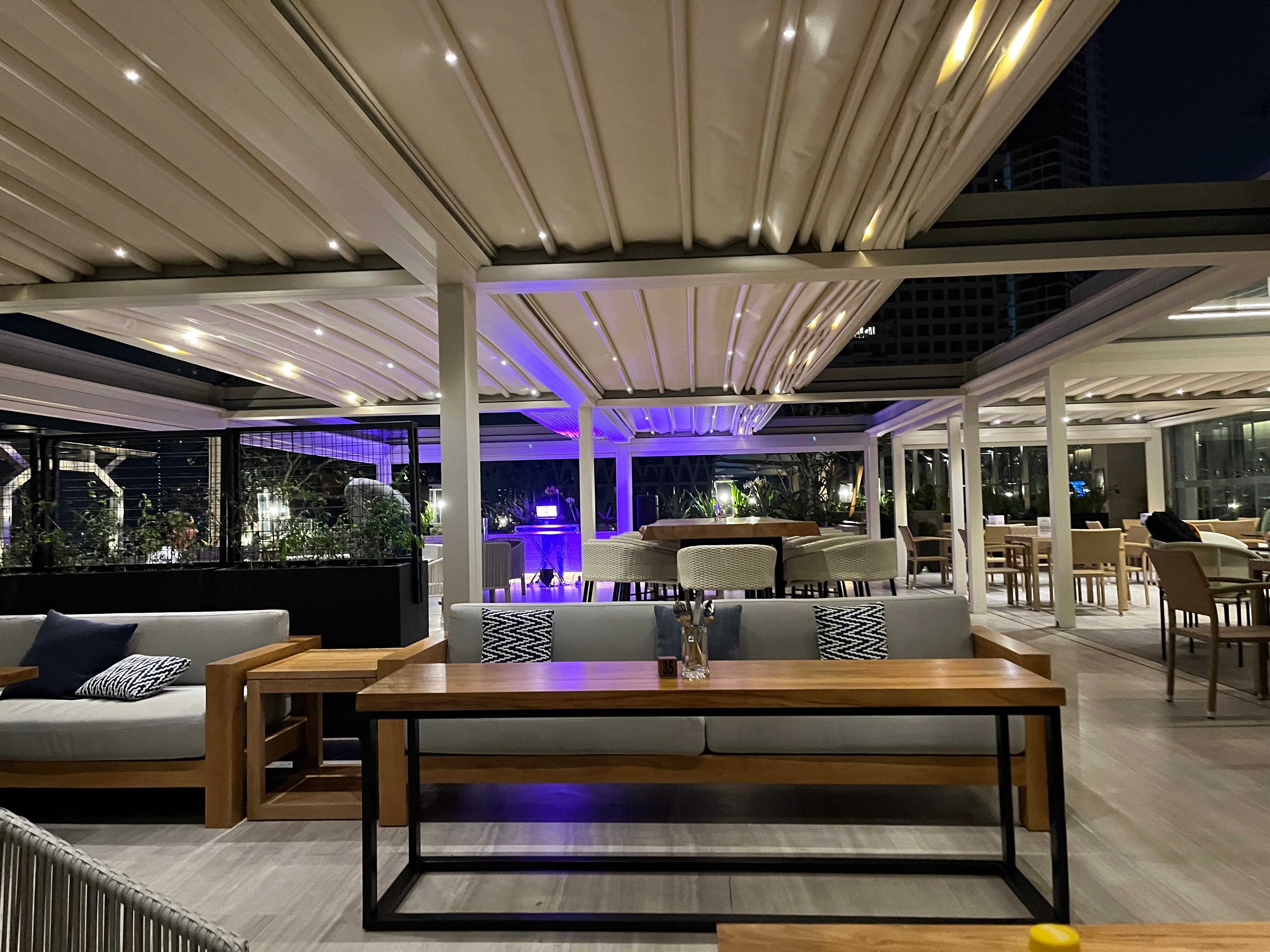 Courtyard By Marriott Colombo Pool Pictures & Reviews - Tripadvisor