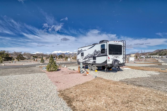 Montana's Hidden Gem: Hook-U-Up RV Park, Where Adventure Awaits