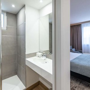 SURE HOTEL BDX LAC OTA