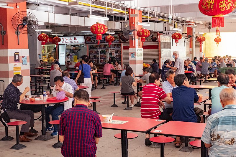 Locals and tourists dining at Chinatown Complex Food Centre, Singapore