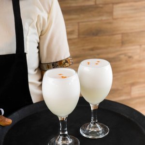 Diversas de cocteles regionales.