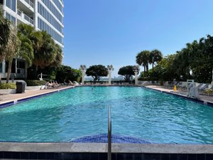 DOUBLETREE BY HILTON GRAND HOTEL BISCAYNE BAY - Updated 2023 Prices ...