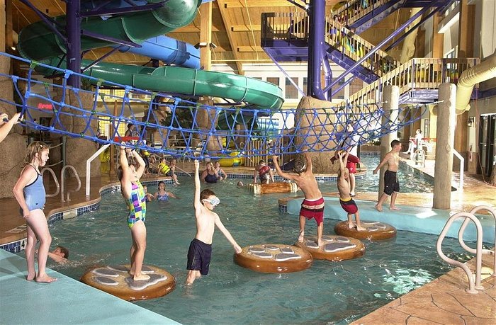 TUNDRA LODGE RESORT WATERPARK & CONFERENCE CENTER (Green Bay, Wisconsin
