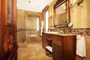 Room & Suite