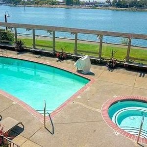 excecutive pool