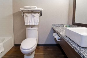 Home Inn & Suites - Regina Airport West in Regina