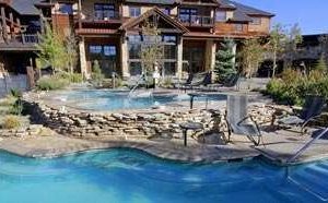 Pool & Beach