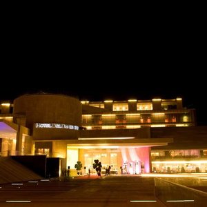 Frontis Hotel