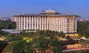 Chatrium Hotel Royal Lake Yangon in Yangon (Rangoon)
